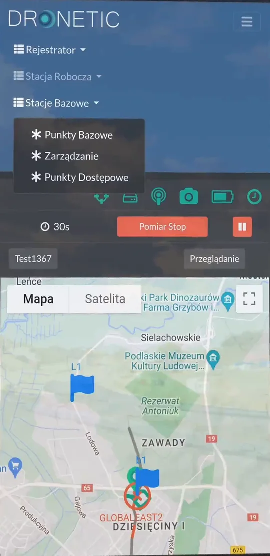 Cartographic na telefonie: przycisk startu i zatrzymania pomiaru, stan urządzeń i mapa z pozycją plecaka
